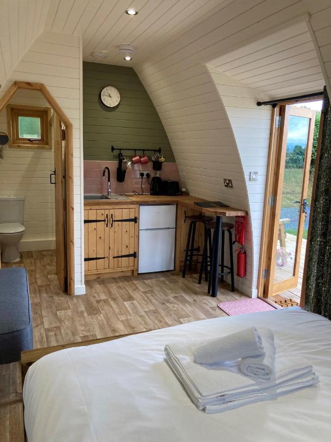 Готель Delor - Bryntalch Glamping Pods Монтгомері Екстер'єр фото