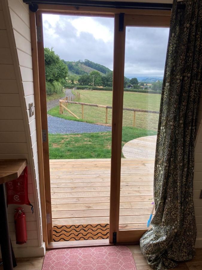 Готель Delor - Bryntalch Glamping Pods Монтгомері Екстер'єр фото